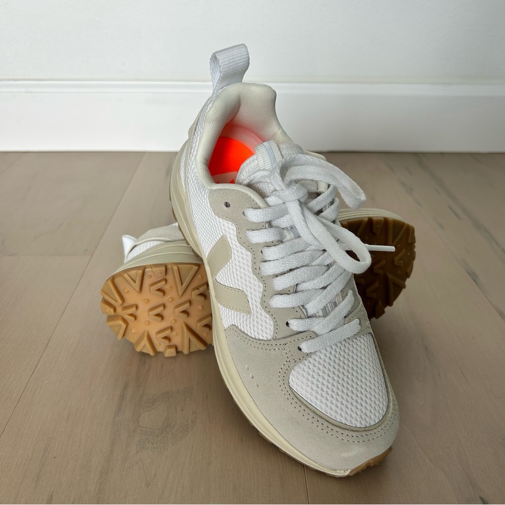Veja Venturi II Women's Sneakers, Size 5, fits like a 6! Runs big. NWOT - Picture 13 of 15